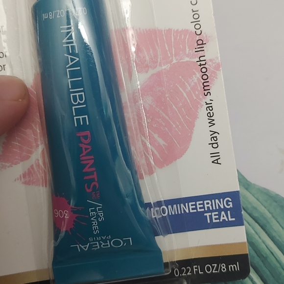 Teal Lip Paint - Picture 2 of 2